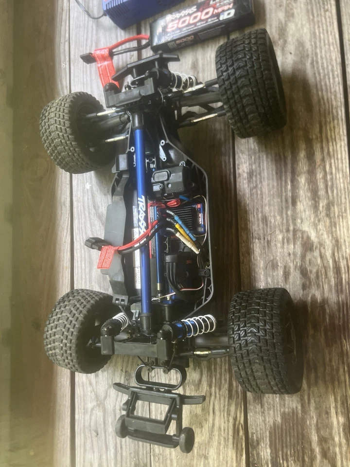 Traxxas 4x4 Rusler Ultimate 遥控汽车 — 第 4/4 张图片