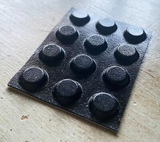 12 ROUND BLACK RUBBER FEET - GUITAR PEDAL EFFECTS - ADHESIVE PEEL-OFF BUMPERS