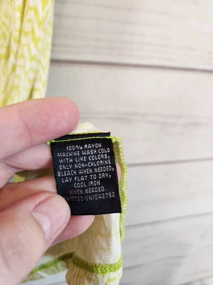 Camiseta sin mangas Mossimo para mujer verde lima con cuello drapeado de rayón talla XL Foto 4 de 4