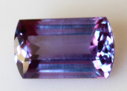 Alexandrite Rose Pourpre Gris de 12,60 ct Taille Fantaisie -Certificat AGL