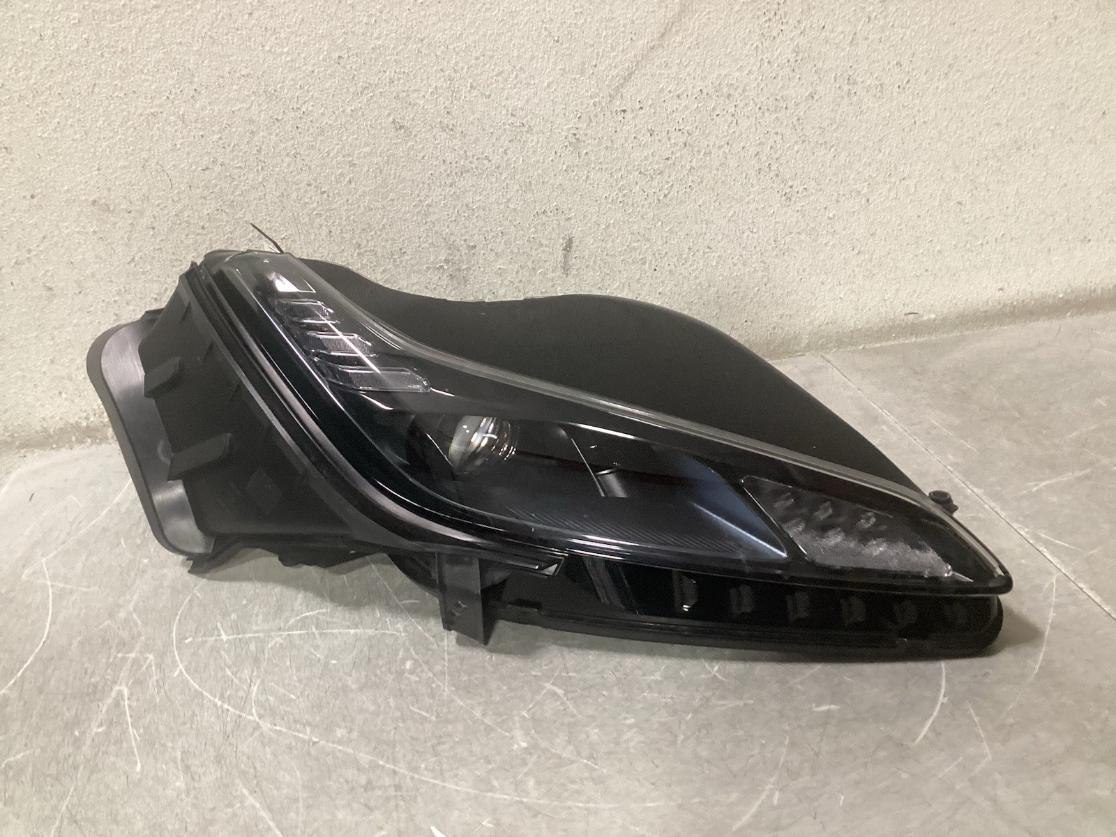 2019 2020 2021 Ferrari PORTO FINO RIGHT HEADLIGHT USED OEM Complete L90161273