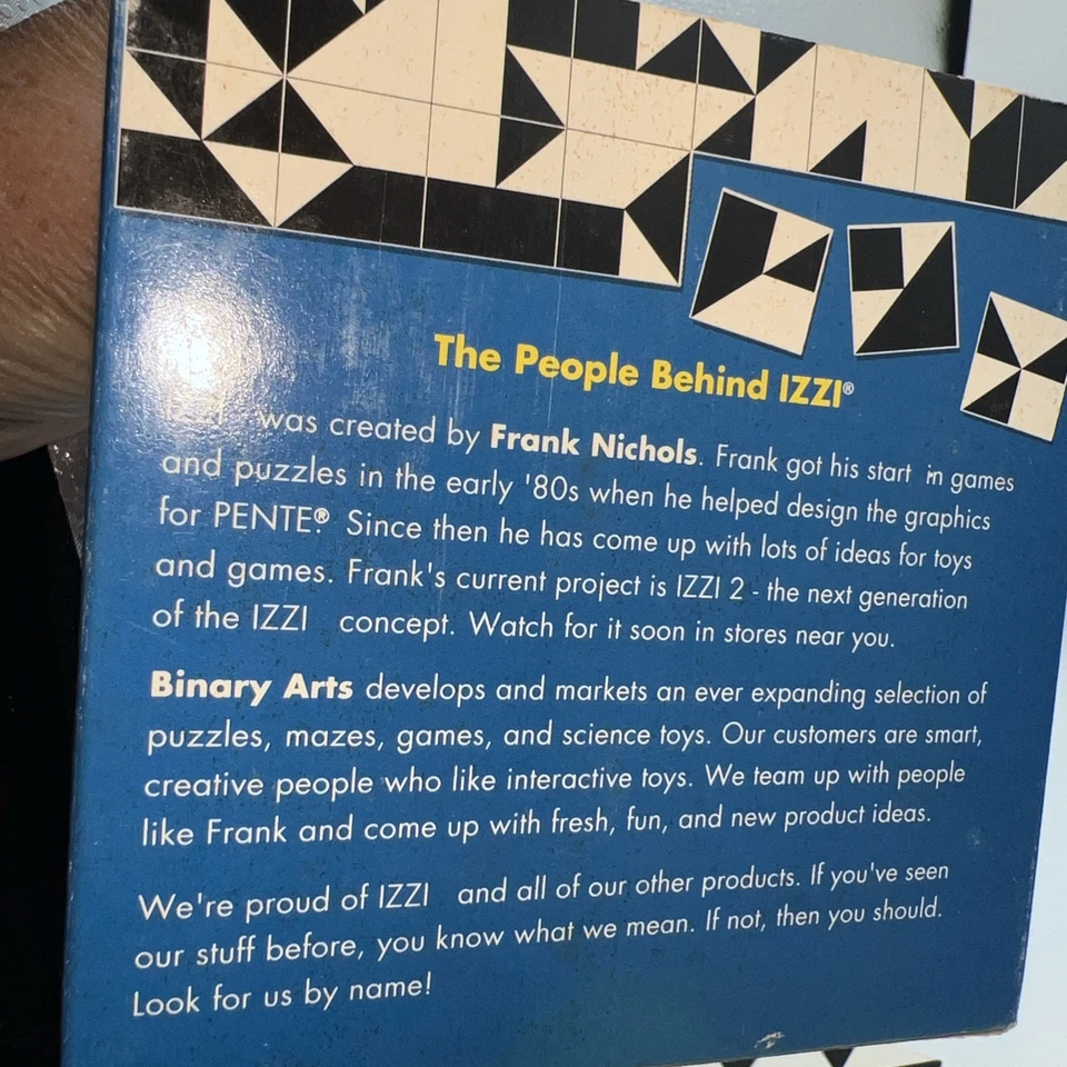 ThinkFun IZZI Single Player Game Brain Teaser With A Zillion Solution COMPLETE - Image 4 of 4