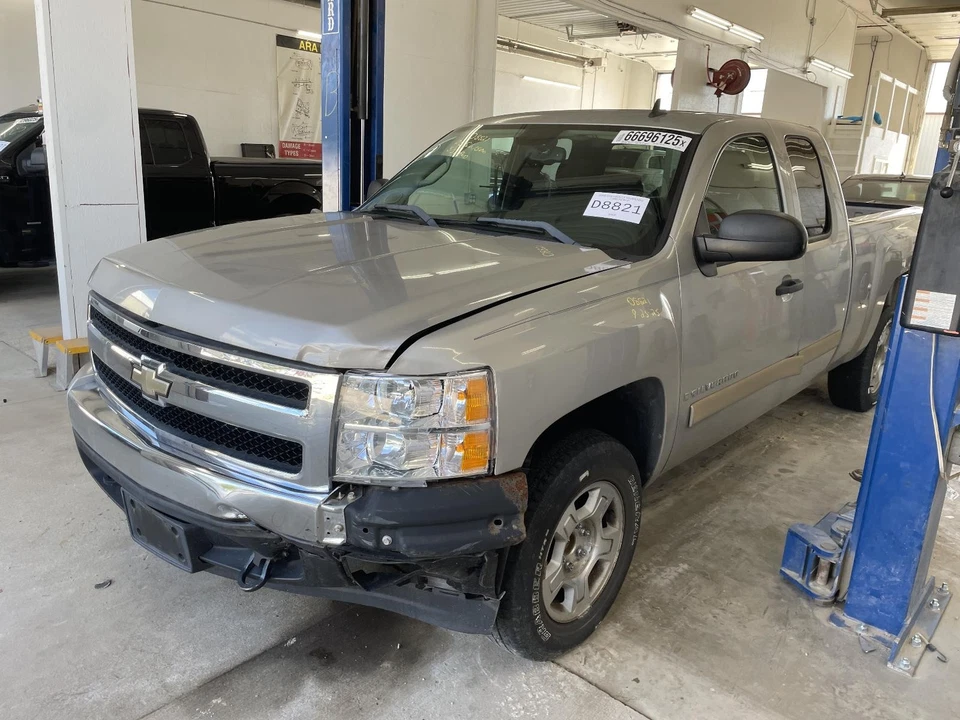 Conjunto de faros derechos usados se adapta a: Chevrolet Silverado 1500 2008 camioneta derecha G Foto 2 de 4