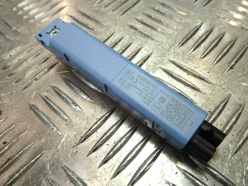 Volkswagen VW ID3 ID.3 _ Antennenverstärker hinten links _ 10A035577B