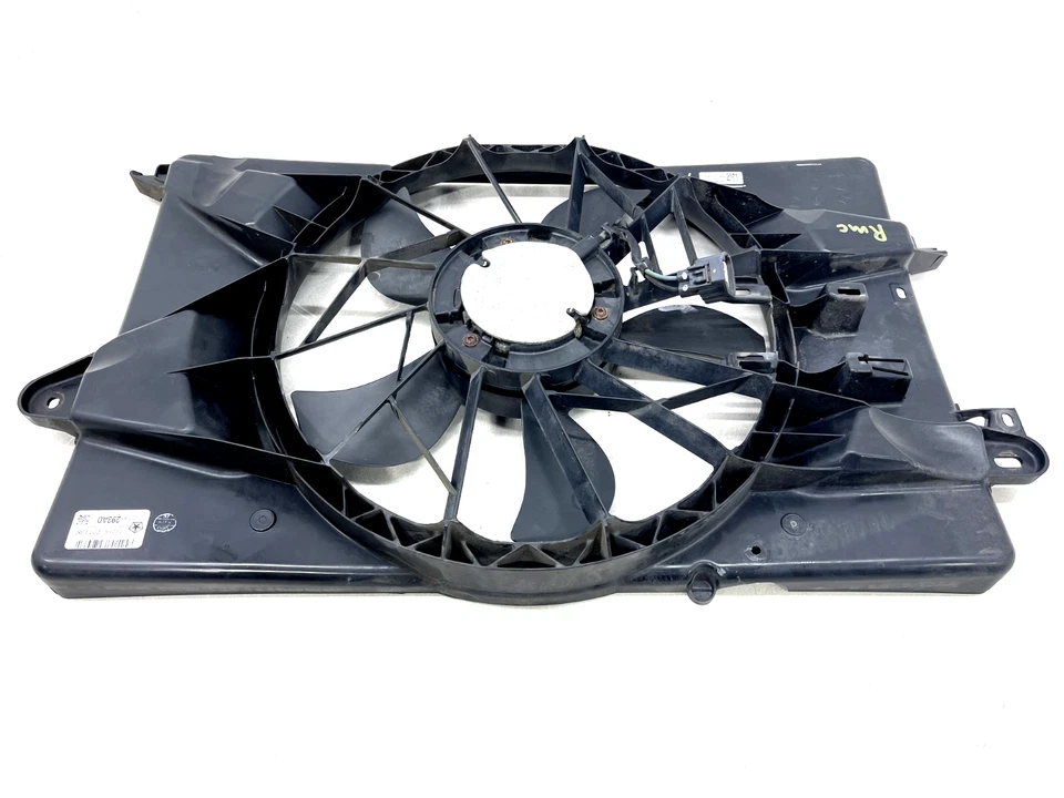 Jeep Cherokee 2014-2018 2,4 L radiador ventilador montaje fabricante de equipos originales 68197293Ad 54 k millas Foto 3 de 4