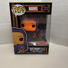 Figura Funko Pop Kate Bishop Lucky the Pizza Dog 1212 Marvel Target Luz Negra