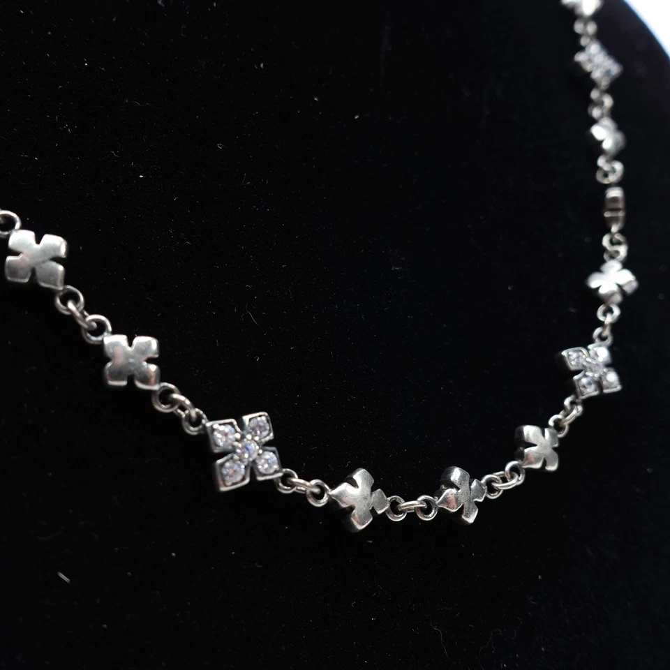 Collar de cadena cruzada MB King Baby 3 plata 1 patrón de circonita cúbica plata .925 Foto 2 de 4