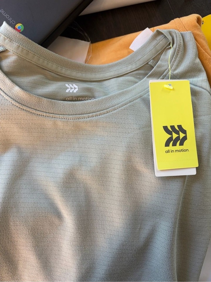 all in motion Women's Short Sleeve Tee in Sage Green | eBay