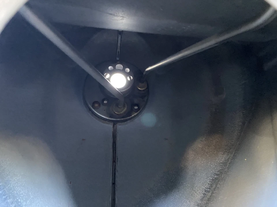 06-16 Yamaha R6 Fuel Tank Fuel Tank Petrol Tank - Image 4 of 4