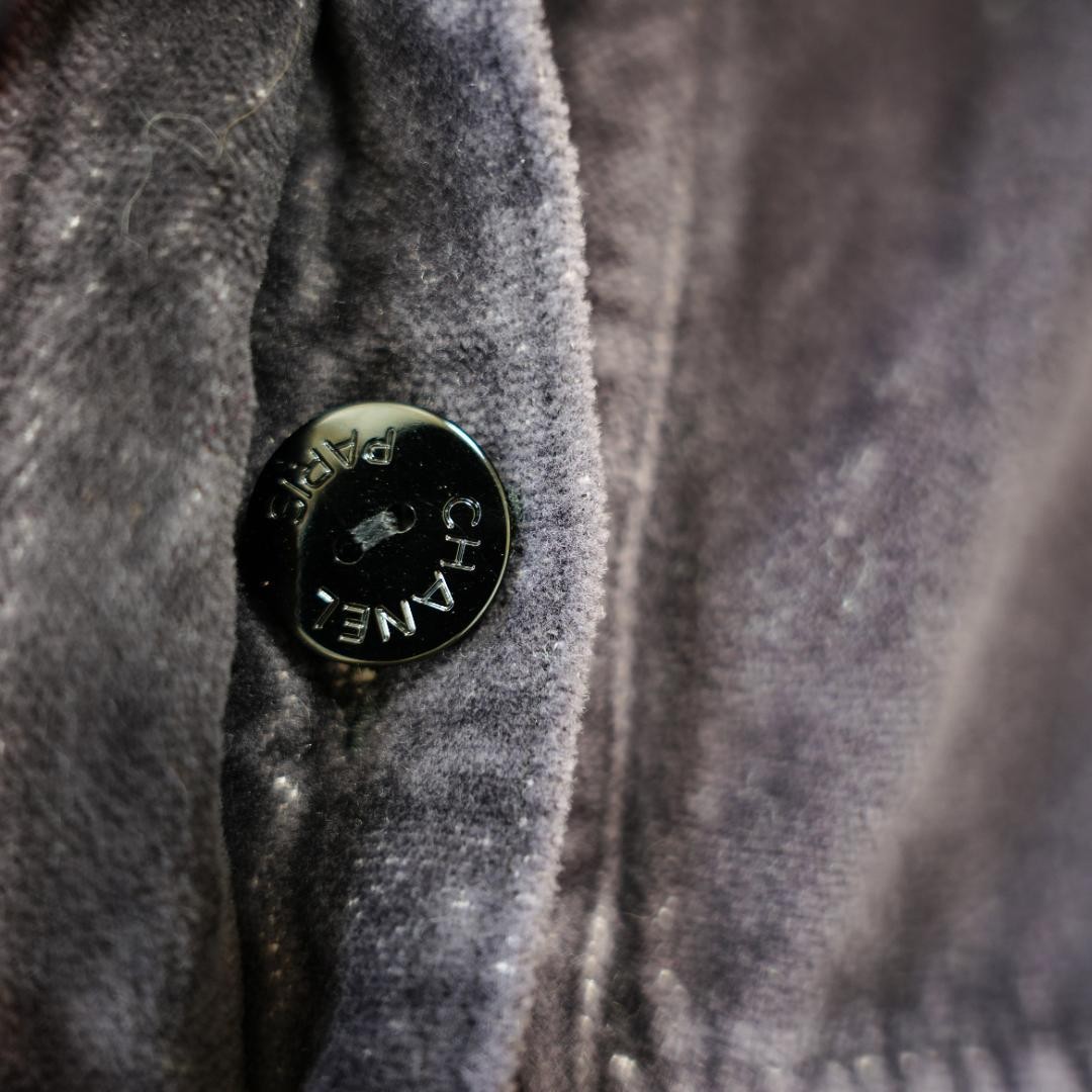 USED [GOOD CONDITION] CHANEL COCO MARK BUTTON VEL… - image 5