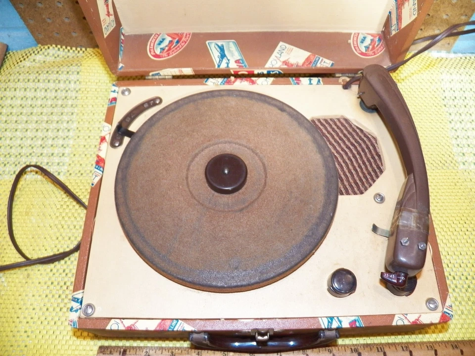 Antigo toca-discos portátil DYNAVOX - COMO ESTÁ - Imagem 2 de 4