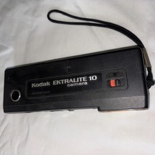 VINTAGE 1970s KODAK EKTRALITE 10 CAMERA MADE IN USA BUILT IN FLASH