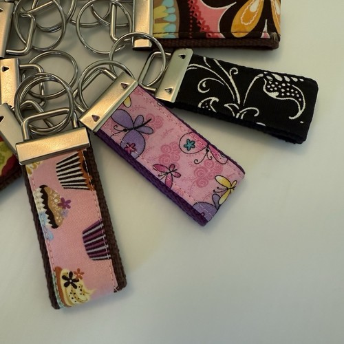 Lot of 10 Mini Key Fob fobs Keychain Great for Gifts - Picture 2 of 5