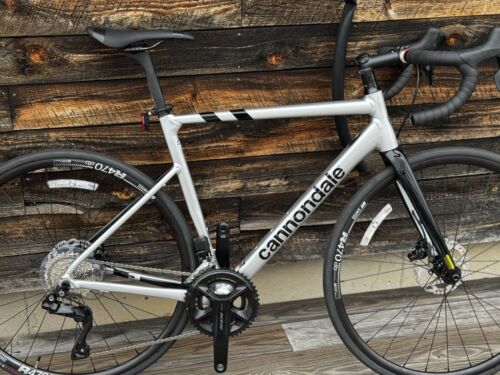 2023 Cannondale CAAD13 105 Di2, Size 58 cm, Excellent - INV-95142