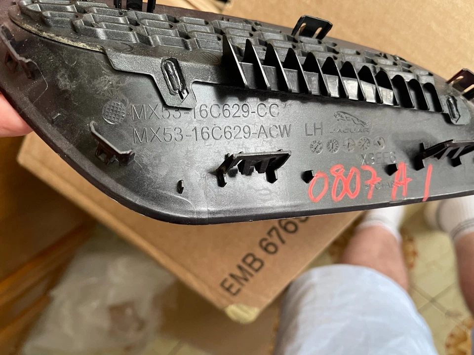 JAGUAR F TYPE R X152 2021 BONNET GRILL VENT N/S LEFT MX53-16C629-CC - Image 4 of 4