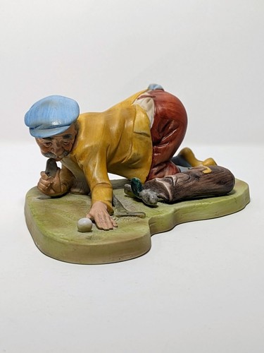 Vtg Lefton Man Golfing Figurine Lining Up Perfect Shot Golf Porcelain Retro Deco - Picture 1 of 5