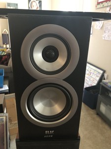 slim bookshelf speakers