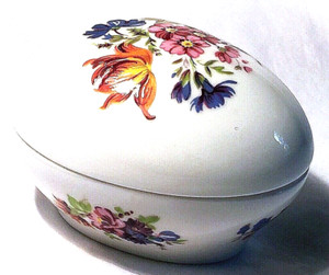 • Collectible Egg / Trinket Box •