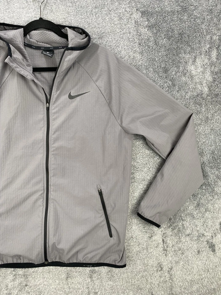 Jaqueta Nike masculina cinza média Dri-FIT com capuz corta-vento zíper completo 867632-036 - Imagem 3 de 4
