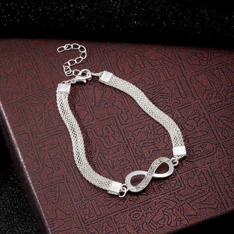 Conjunto de pulsera de corazón de moda para mujer con incrustaciones de aleación de diamantes de imitación Foto 4 de 4