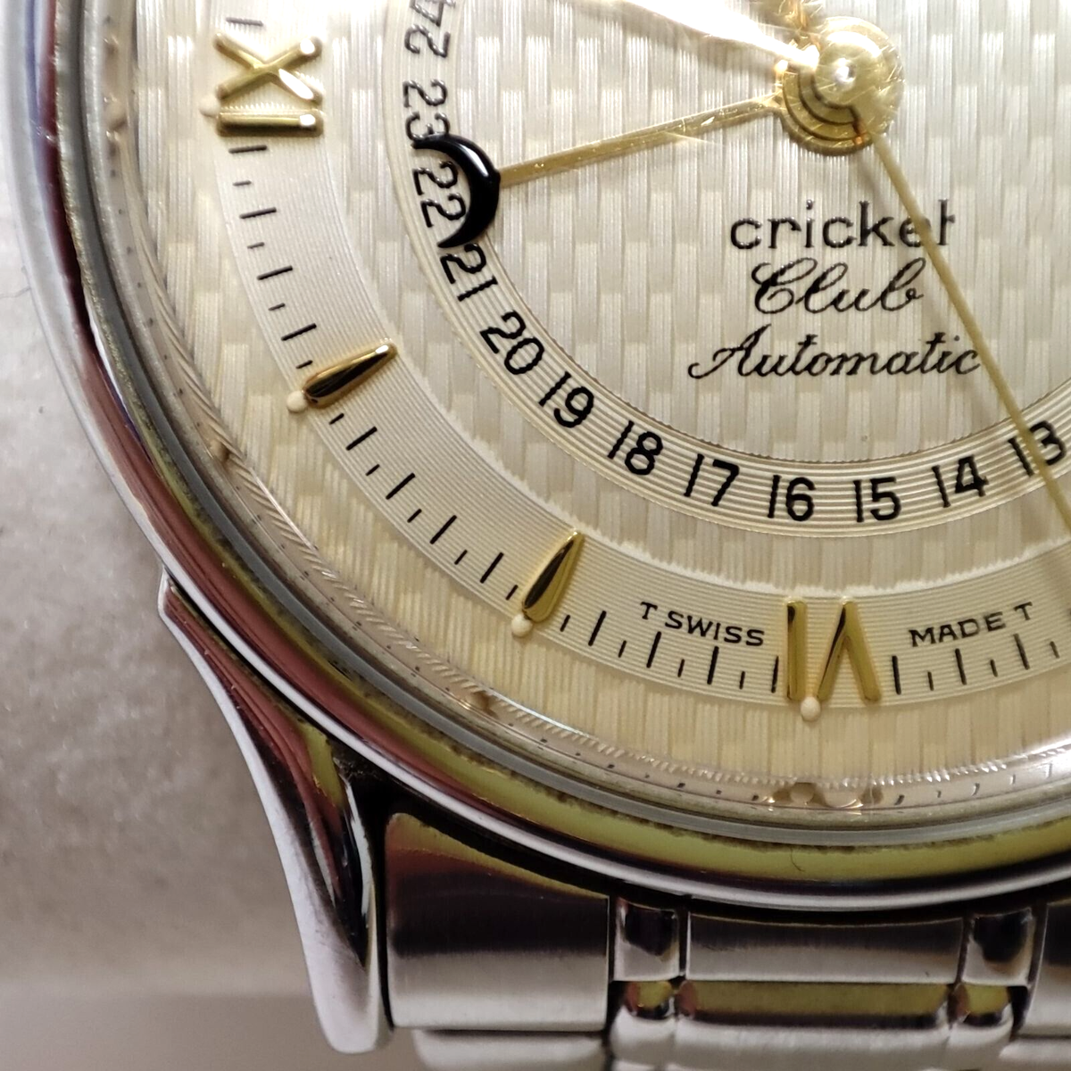 Revue Thommen Cricket Club Watch Swiss Made 6110001 Pointer Date  