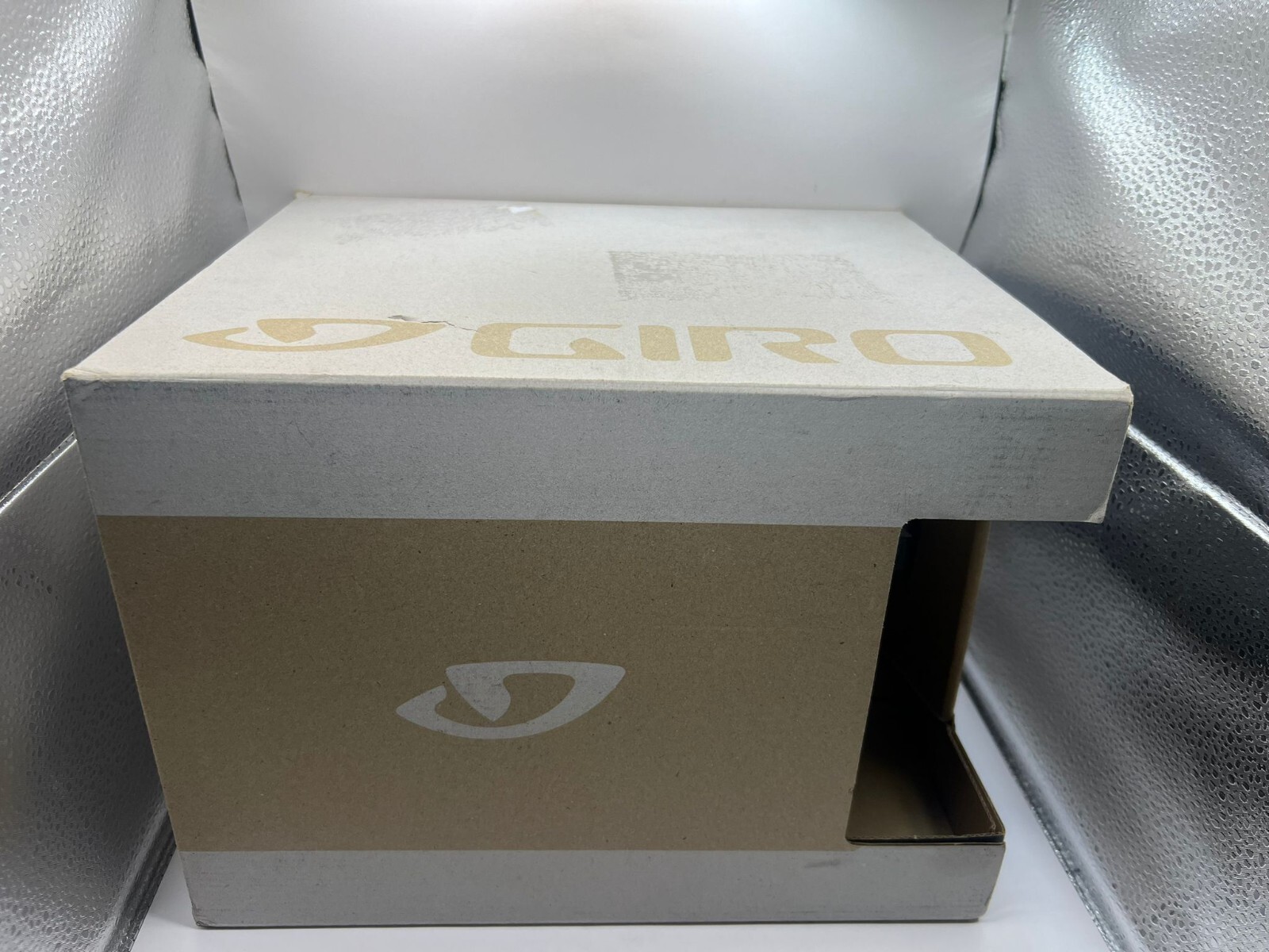 Giro Quarter Mips - Matte Chalk - Size M (55&ndash;59 cm) - USED ONCE OR TWICE