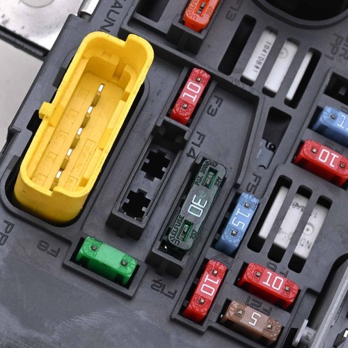 Centralina scatola fusibili per Peugeot 307 308 607, Citroen C4 C8 9807028780 - Foto 5 di 10