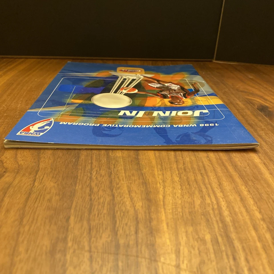 Programa conmemorativo de los cometas de Houston de la WNBA 1998 Foto 4 de 4