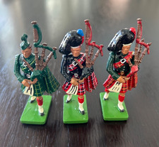 W BRITAIN 1990. 3 Different Scots Guard Bagpipers. Used