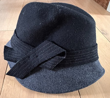 ladies black wool trilby cloche hat made in Italy 100% wool grey brim two-tone