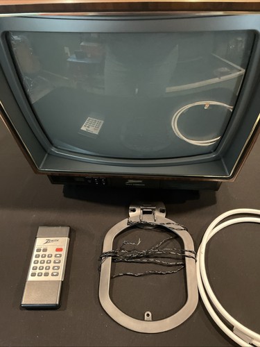 Zenith Space Command CRT TV SD1315W 13" w/ Remotes Color Retro Gaming Wood Grain