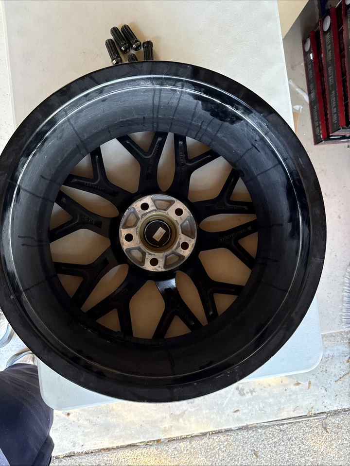 Ruedas de metal líquido rueda de llanta negra sombra 18 Tesla modelo 3 2024 Foto 4 de 4