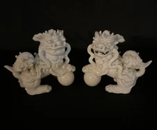 Pair Vintage Japan White Porcelain Imperial Guardian Foo Dogs Height 6 1/4"