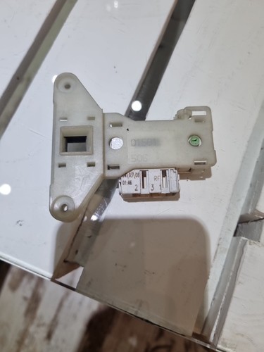 WHIRLPOOL INDESIT Waschmaschine Türschloss Türverriegelung 01501506 .