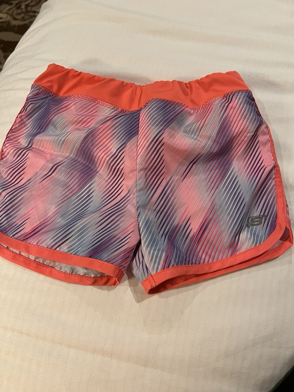 Girls Skecher Active Shorts Sz  5 Pink/ Purple 