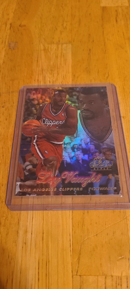 Loy Vaught Sec. 2 Row 2 Seat 61 1997-98 Flair Showcase Style REFRACTOR Clippers - Image 2 of 4