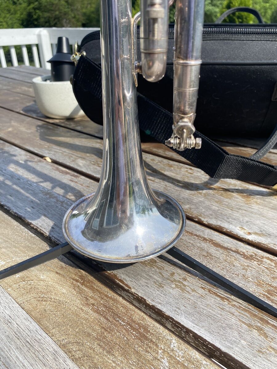 Vintage 1975 Bach Stradivarius Model 37 ML Silver Trumpet W Vintage 1975 Bach Stradivarius Model 37 ML Silver Trumpet W