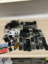 Lot of  Vintage Used Cell Phones UNTESTED model Motorola and Nokia LG samsung