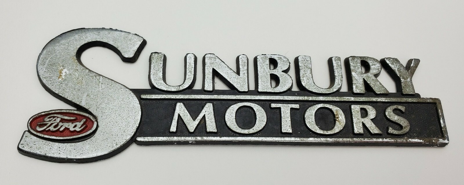 Vintage Sunbury Motors Ford Car Dealership Metal Trunk Emblem Badge