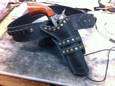 WESTERN HOLSTER AND GUN BELT HAND TOOLED COWBOY ACTION