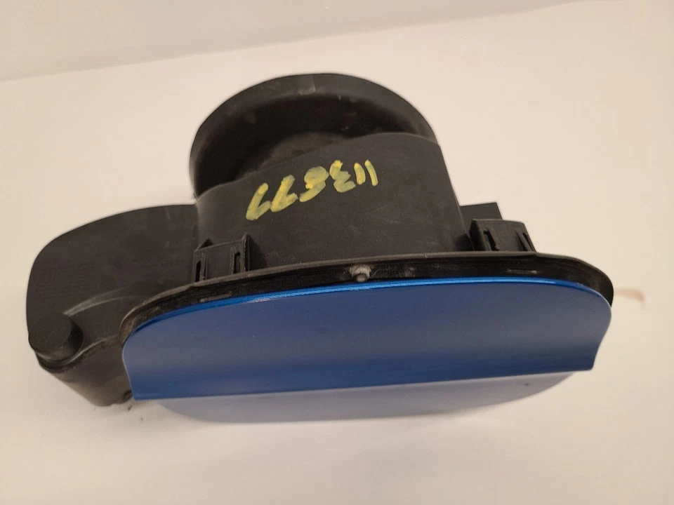 2013-2020 FORD FUSION Fuel Filler Door Blue DG9Z54405A26A      Foto 2 de 4
