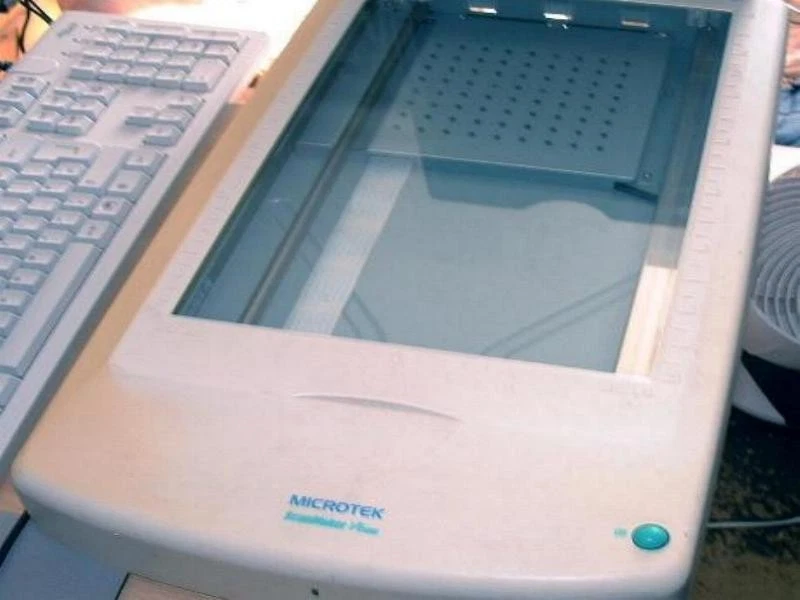 Mikrotek Scanmaker V6USL A4/B4 Flatbed Scanner USB 2.0 Win98/XP + OCR - Image 2 of 4