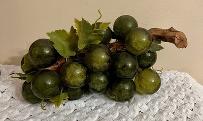 VTG Green Acrylic Lucite Grape Cluster Natural Wood Stem Plastic Leaf MCM 12 '' 