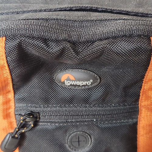 LowePro Compu Day Pack Professional DSLR Laptop Camera Backpack Black Orange - Picture 2 of 6