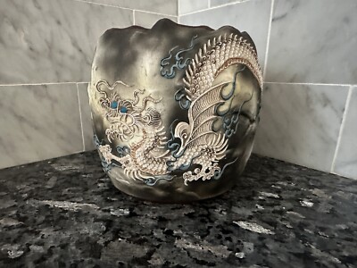 Low Open Bowl Nippon Moriage Flying Dragon Porcelain Blue Eyes Gray Background