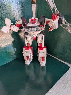 Transformers Voyager Class Rescue Ratchet Autobot Hummer H2 