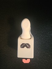 Martha Stewart Craft / Scrapbooking Triangle Arch Paper Punch