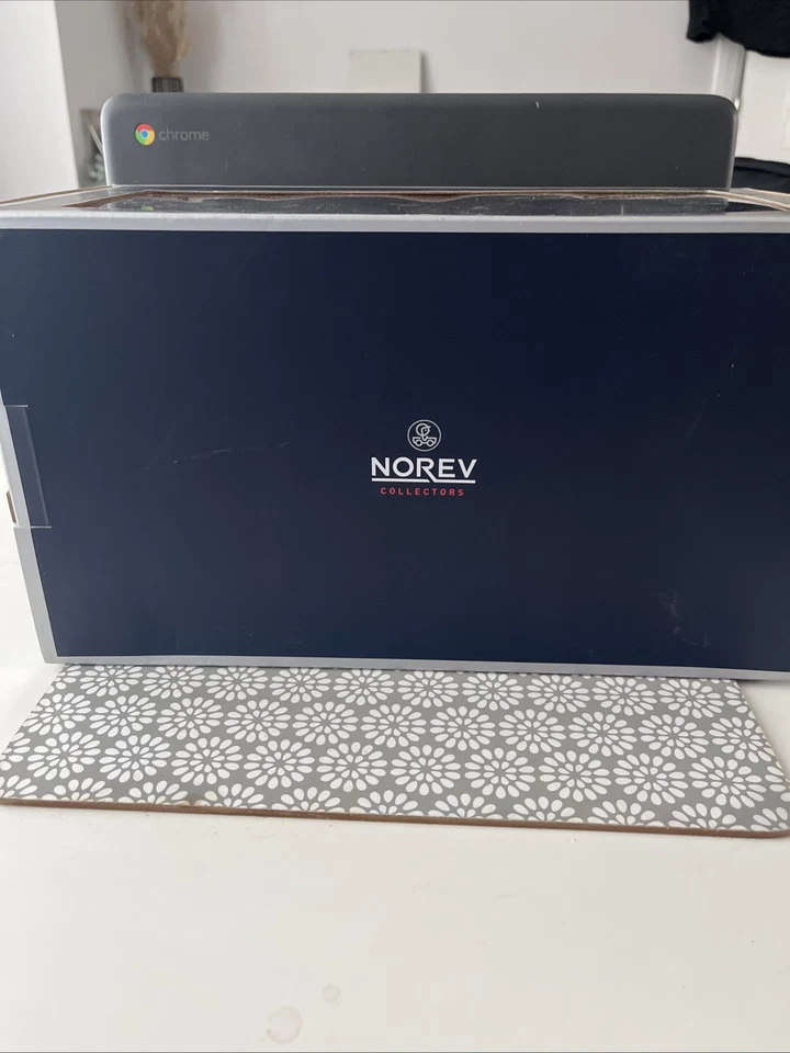 PEUGEOT D4A - SAPEURS POMPIERS VEHÍCULO BOMBEROS - 1:18 Norev Foto 4 de 4