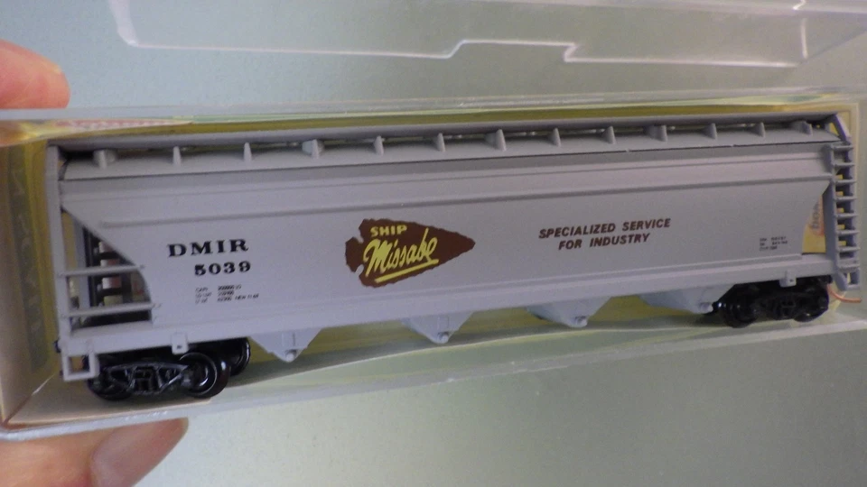 N-Model Power 55' Cylindrical Covered Hopper in Box New *Missabe DMIR w/ MTL's - Image 3 of 4