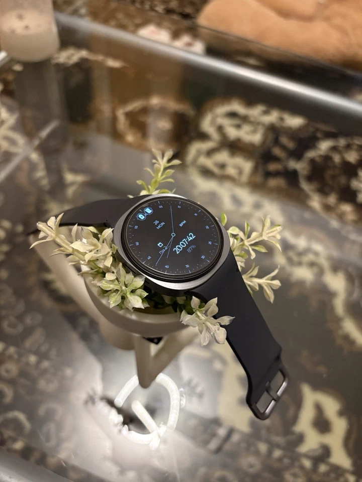 Samsung Galaxy Watch 44 · 44 mm · Bluetooth, Foto 1 von 5